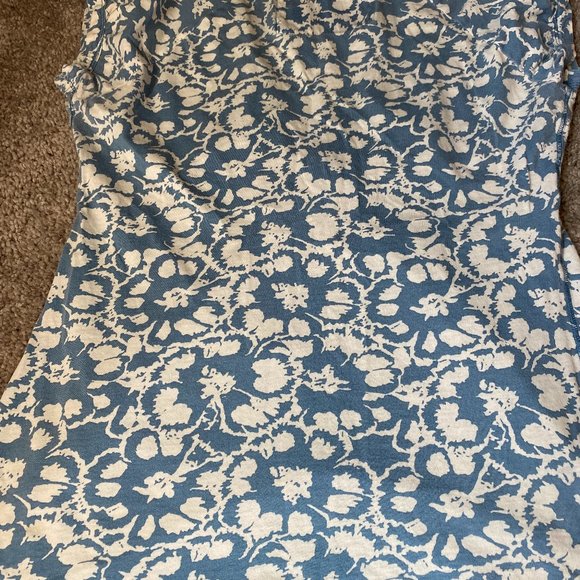 American Eagle Blue Flowered T-Shirt - Picture 2 of 4